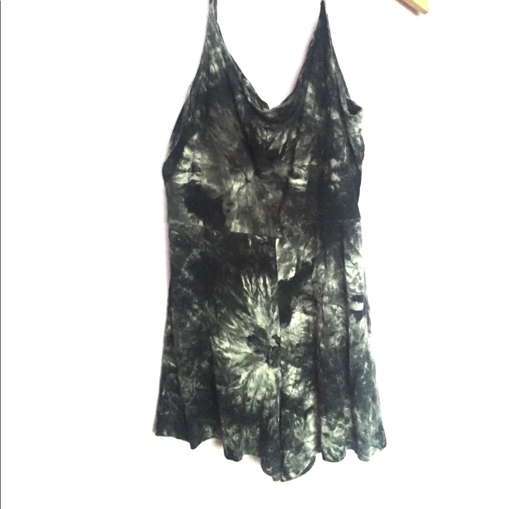 FLOWY BLACK AND WHITE TIE-DYE ROMPER